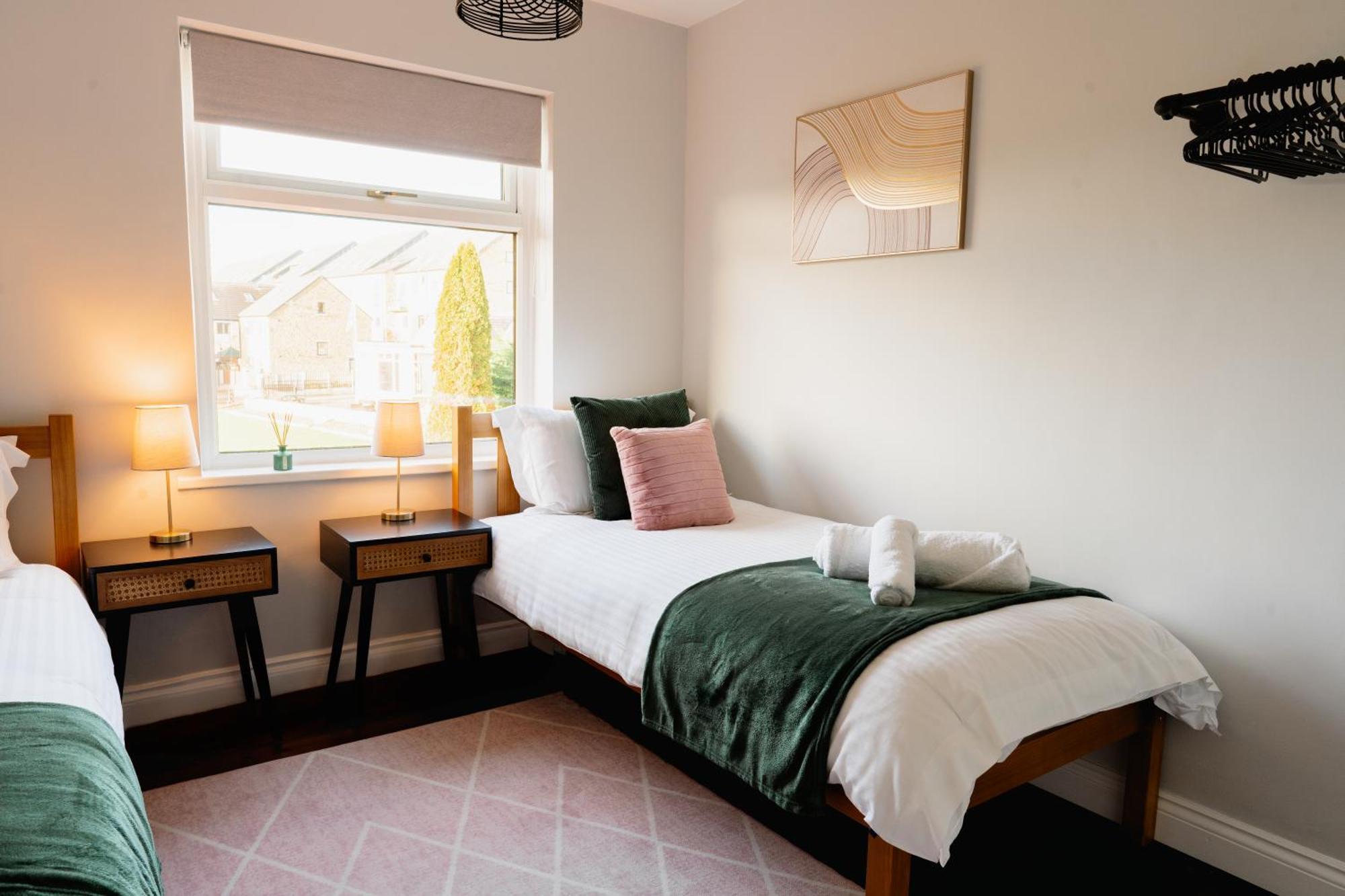 Bowling Terrace By Above Rubies - Stylish, 3 Bedroom, Pet Friendly House In سكيبتون المظهر الخارجي الصورة